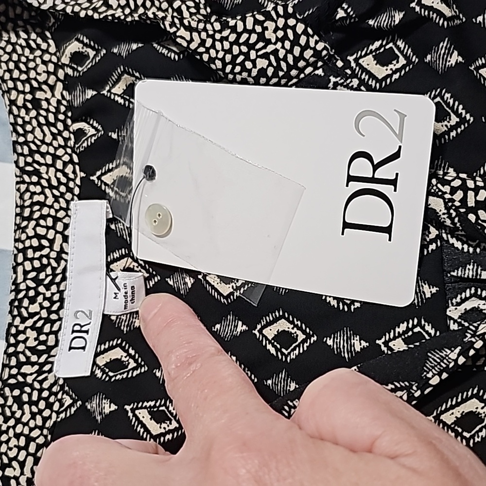 DR2 BY DANIEL RAINN Printed Tassel Tunic Top - Picture 2 of 16